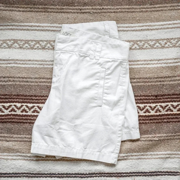 ANN TAYLOR LOFT SHORTS SZ 8 WHITE CHINO TWILL 5" INSEAM POCKETS 100% COTTON - Picture 1 of 7